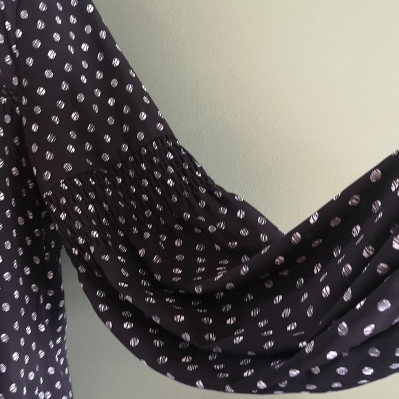 Spense Abstract Polka Dot Smocked Sleeve Detail Flowy Keyhole Back Sz L - Picture 3 of 9